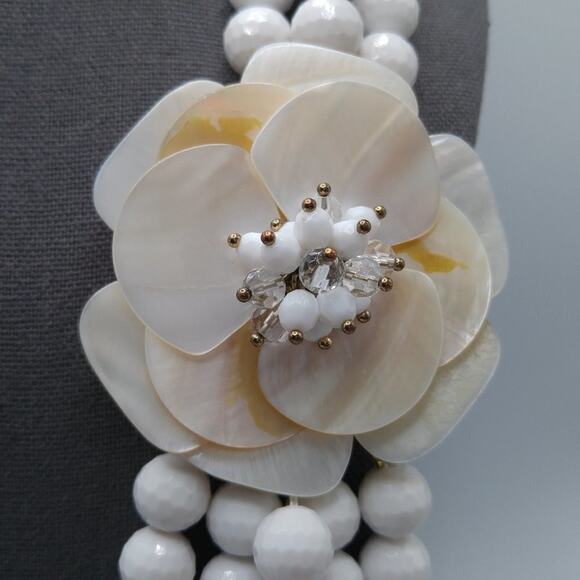Vintage White Clear Glass Bead Necklace, Shell Flower Pendant, 27 Inches - Picture 4 of 10